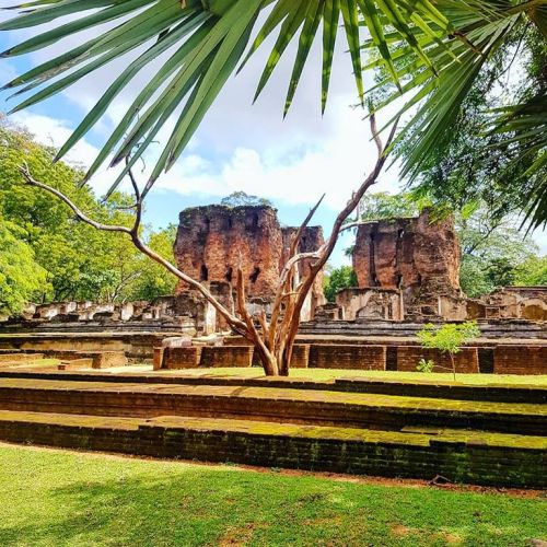 30123776_364445550726901_2552275506670075904_n